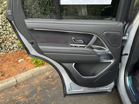 New 2025 Land Rover Range Rover SE image 14