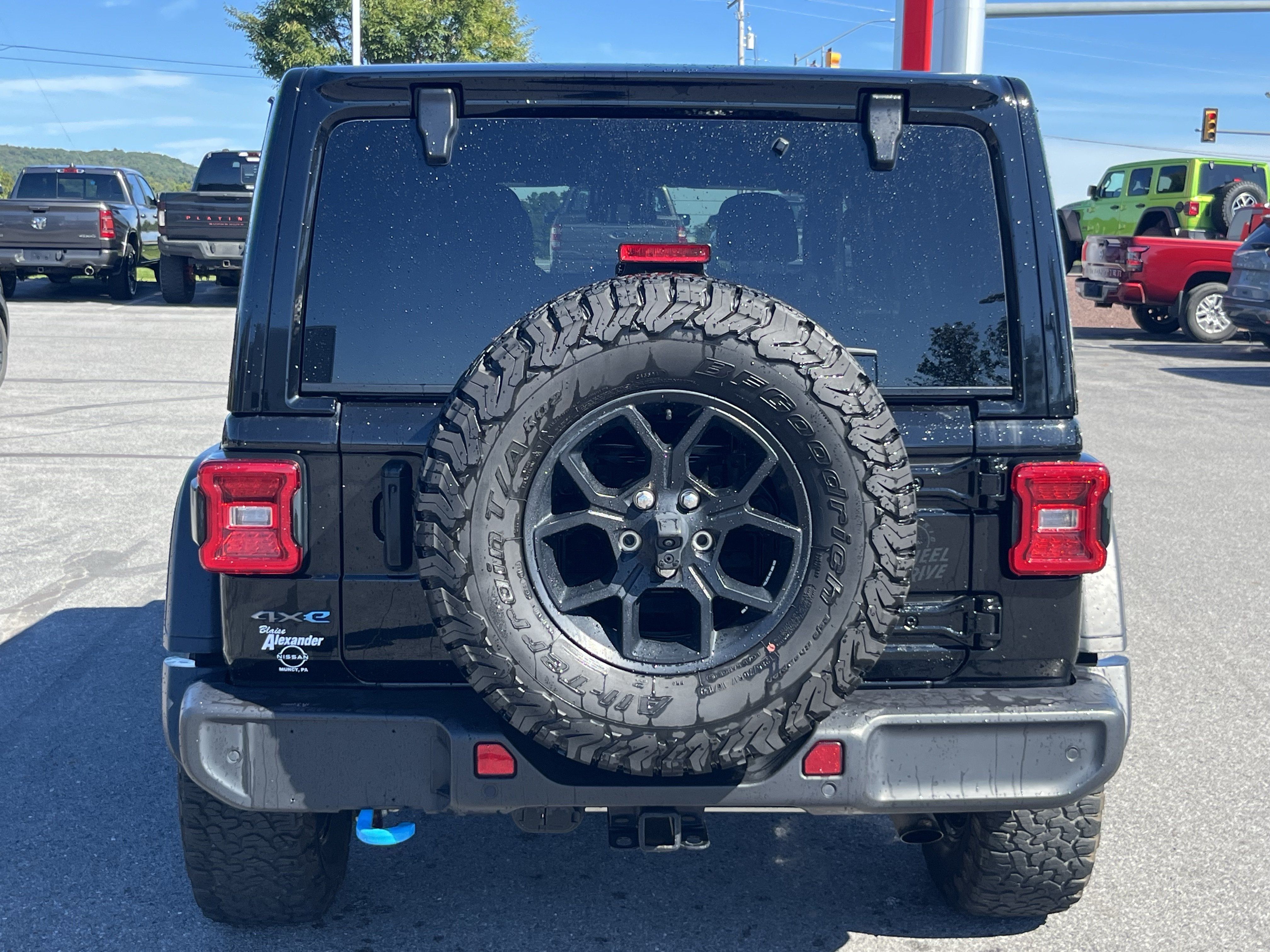 Used 2024 Jeep Wrangler Unlimited AWD/4WD image 4