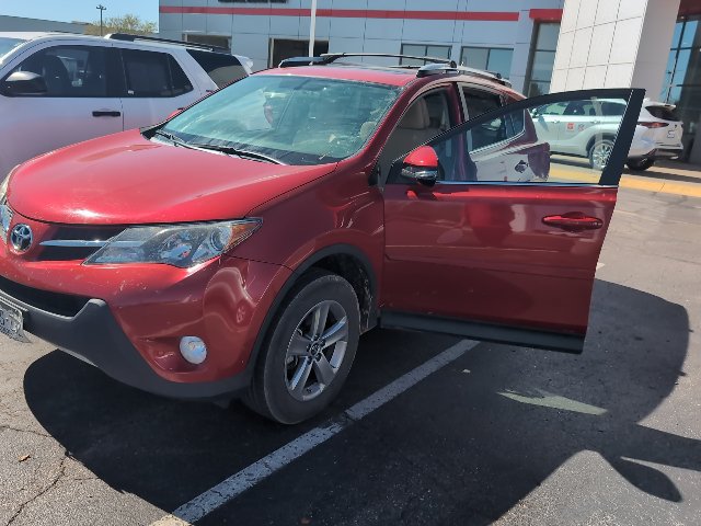 Used 2015 Toyota RAV4 XLE AWD/4WD image 2