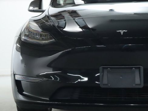 Used 2021 Tesla Model Y Long Range image 39