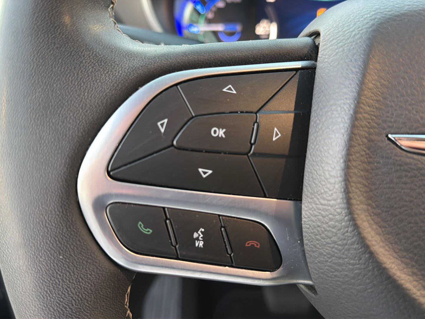 Used 2023 Chrysler Pacifica Touring-L FWD image 19