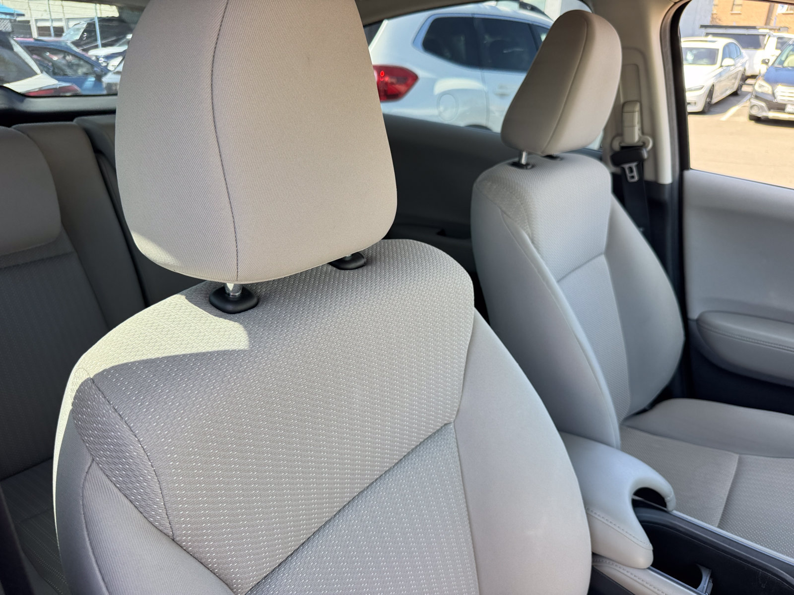 Used 2016 Honda HR-V LX image 2