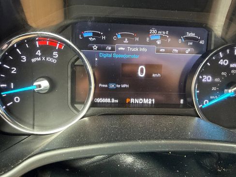 Used 2019 Ford F250 Platinum w/ Platinum Ultimate Package AWD/4WD image 17