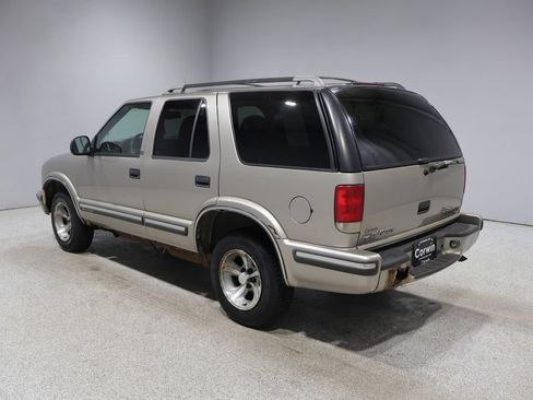 Used 1998 Chevrolet Blazer LS w/ Preferred Equipment Group RWD image 4