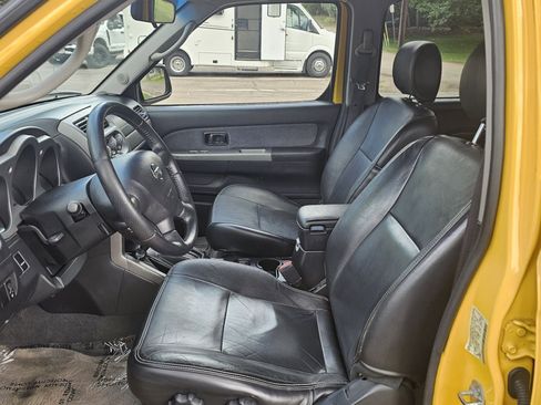 Used 2004 Nissan Xterra SE w/ (LTH) Rugged Leather Pkg AWD/4WD image 9