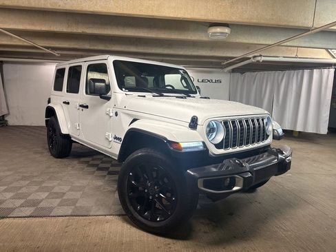 Used 2025 Jeep Wrangler Unlimited Sahara w/ Safety Group image 1