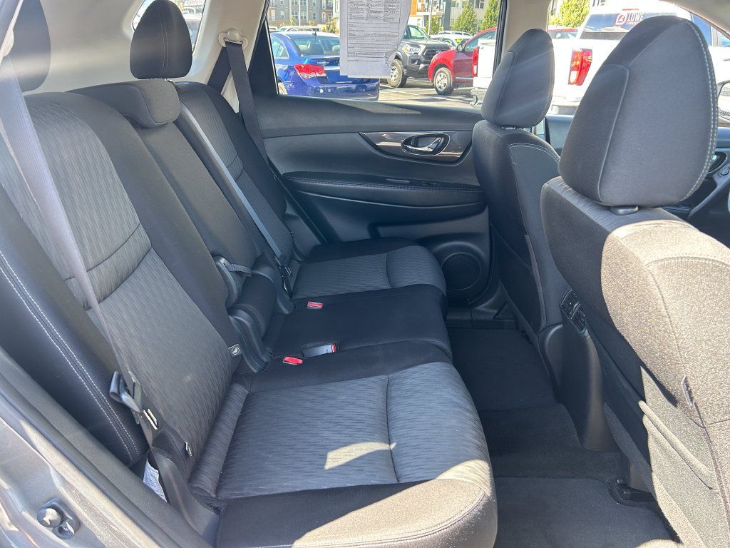 Used 2018 Nissan Rogue SV AWD/4WD image 61