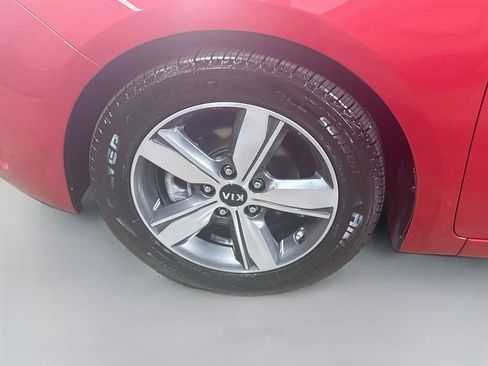Used 2018 Kia Forte S w/ S Technology Plus Package FWD image 9