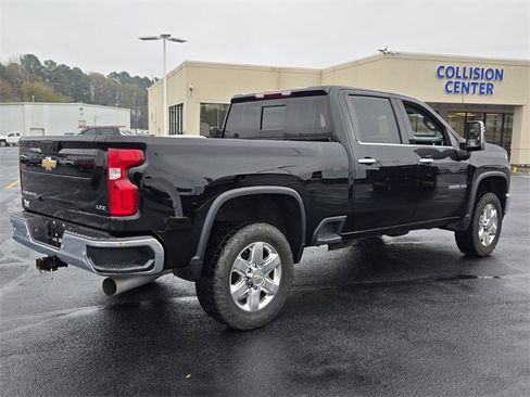 Used 2022 Chevrolet Silverado 2500 LTZ w/ LTZ Convenience Package image 3