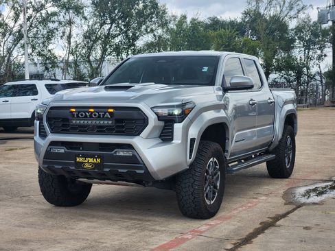 Used 2024 Toyota Tacoma TRD Sport RWD image 2