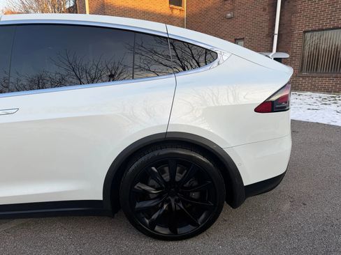 Used 2018 Tesla Model X 100D image 40