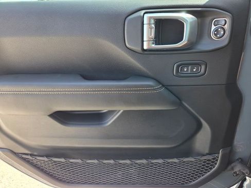 New 2026 Jeep Gladiator Sahara image 22