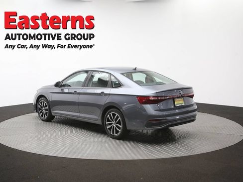 Used 2025 Volkswagen Jetta SE FWD image 62