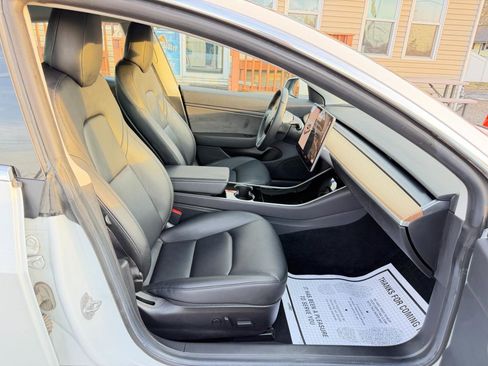 Used 2019 Tesla Model 3 Performance image 38