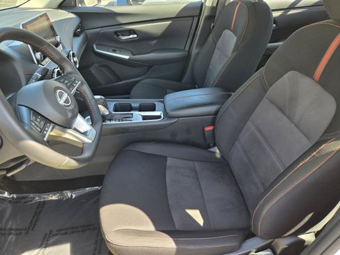 Used 2025 Nissan Sentra SR FWD image 24