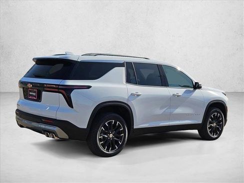 New 2026 Chevrolet Traverse LT w/ Sun and Wheel Package image 2