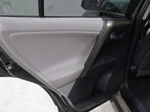 Used 2013 Toyota RAV4 Limited AWD/4WD image 19
