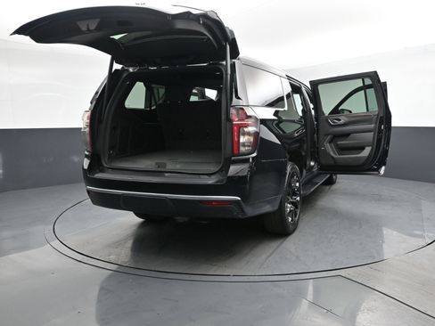 Used 2023 Chevrolet Suburban LT w/ Luxury Package AWD/4WD image 28