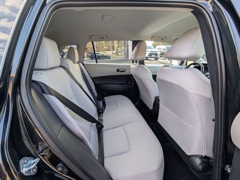 Used 2025 Toyota Corolla Cross LE image 19