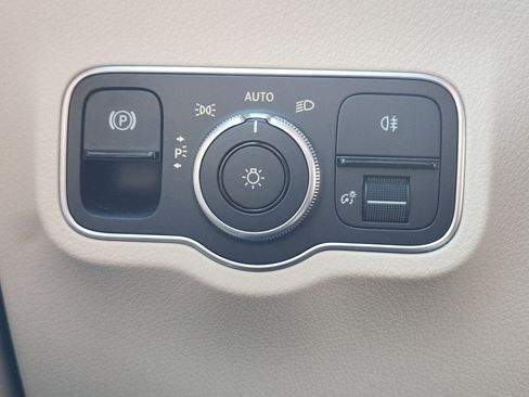 Certified 2023 Mercedes-Benz EQB 300 4MATIC image 23