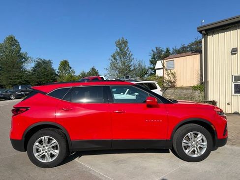 Used 2019 Chevrolet Blazer LT FWD image 2