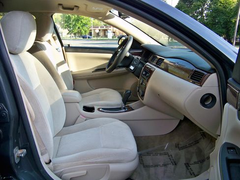 Used 2009 Chevrolet Impala LT image 16