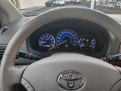 Used 2007 Toyota Sienna XLE image 19