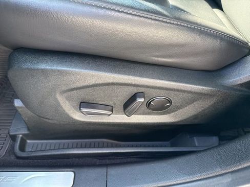 Used 2022 Ford Edge Titanium w/ Equipment Group 301A AWD/4WD image 16
