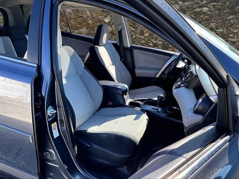 Used 2017 Toyota RAV4 XLE w/ Protection Package image 7