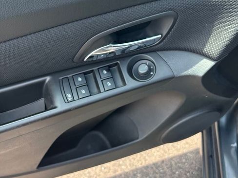 Used 2013 Chevrolet Cruze LT FWD image 11
