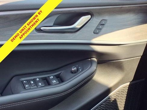 New 2025 Jeep Grand Cherokee L Limited w/ Luxury Tech Group II image 14