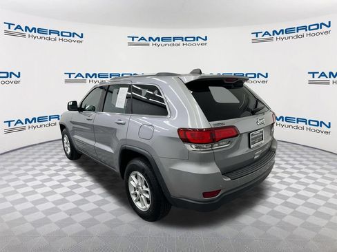Used 2020 Jeep Grand Cherokee Laredo RWD image 3