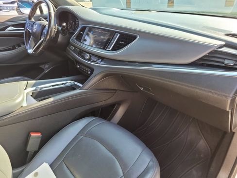 Used 2022 Buick Enclave Premium FWD image 9