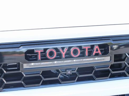 Certified 2025 Toyota Tacoma TRD Pro AWD/4WD image 13