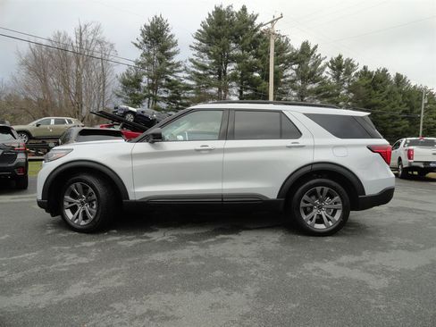 New 2026 Ford Explorer Active w/ Active Comfort Package AWD/4WD image 8