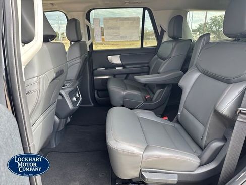 New 2025 Ford Expedition Active image 24