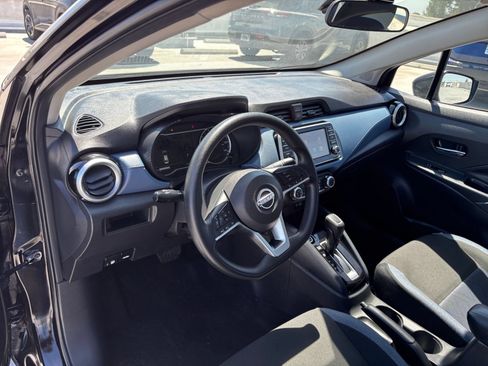 Used 2025 Nissan Versa SV FWD image 32