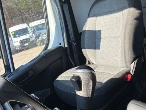 Used 2025 RAM ProMaster 2500 w/ Convenience Group image 33