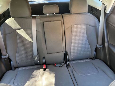 Used 2025 Kia Sportage LX image 33