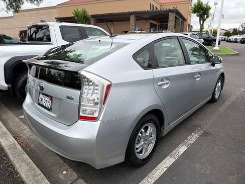Used 2010 Toyota Prius Five FWD image 3