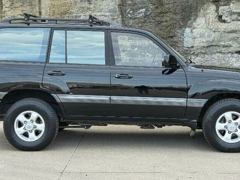 Used 1999 Toyota Land Cruiser image 2