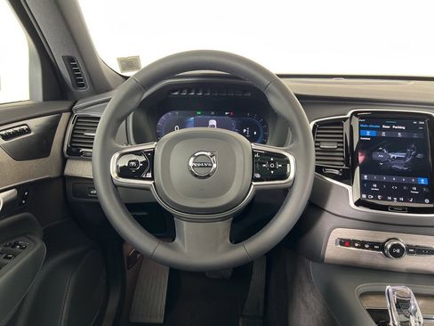 Used 2024 Volvo XC90 B6 Ultimate w/ Protection Package Premier image 18