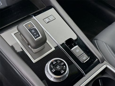 New 2025 Mitsubishi Outlander SEL Black Edition image 17