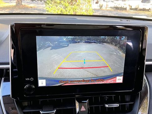 Used 2024 Toyota Corolla Cross XLE image 13