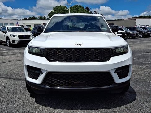 Certified 2023 Jeep Grand Cherokee Altitude AWD/4WD image 2