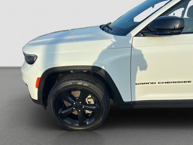 Used 2025 Jeep Grand Cherokee L Altitude AWD/4WD image 10