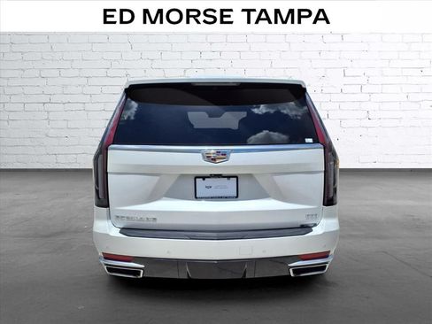 Used 2024 Cadillac Escalade Premium Luxury AWD/4WD image 4