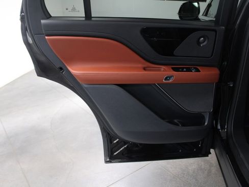 Used 2025 Lincoln Aviator Reserve image 29