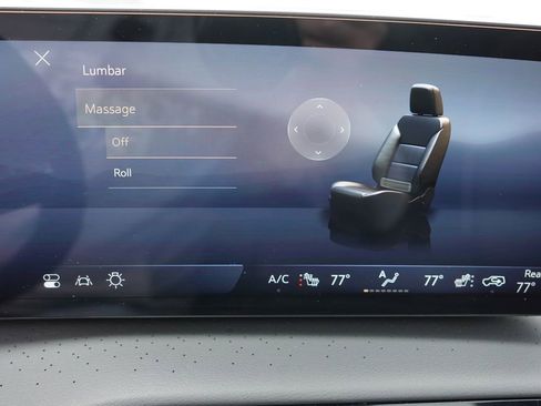 Used 2025 Buick Enclave Avenir AWD/4WD image 30