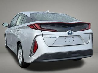 Used 2018 Toyota Prius Prime Plus video 3